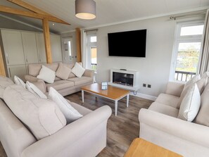 Living area - 40 Delamere Point in Delamere, Cheshire (Northwich)