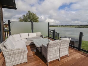Terrace/patio - 40 Delamere Point in Delamere, Cheshire (Northwich)