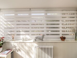 Interior - Charming Rose Cottage in Deal (Deal)