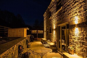 Outdoor dining - Holly Dale is in Staffordshire (Leek)