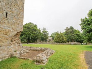Property grounds - 4 Castle Terrace Bowes, Durham (Barnard Castle)