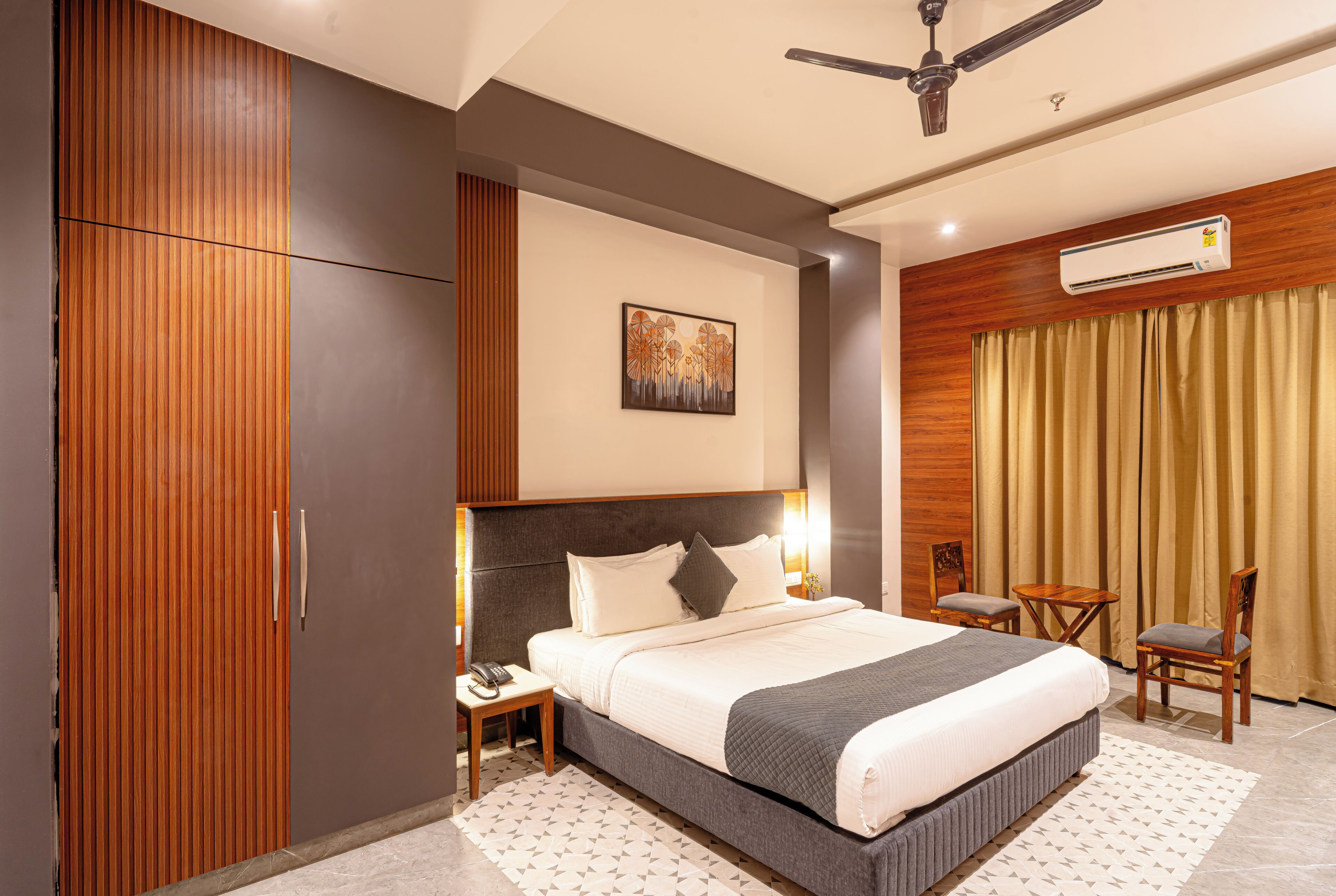 Premium Room | Free WiFi, bed sheets