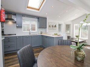 Dining - Willows Lodge, White Cross Bay (Troutbeck Bridge)