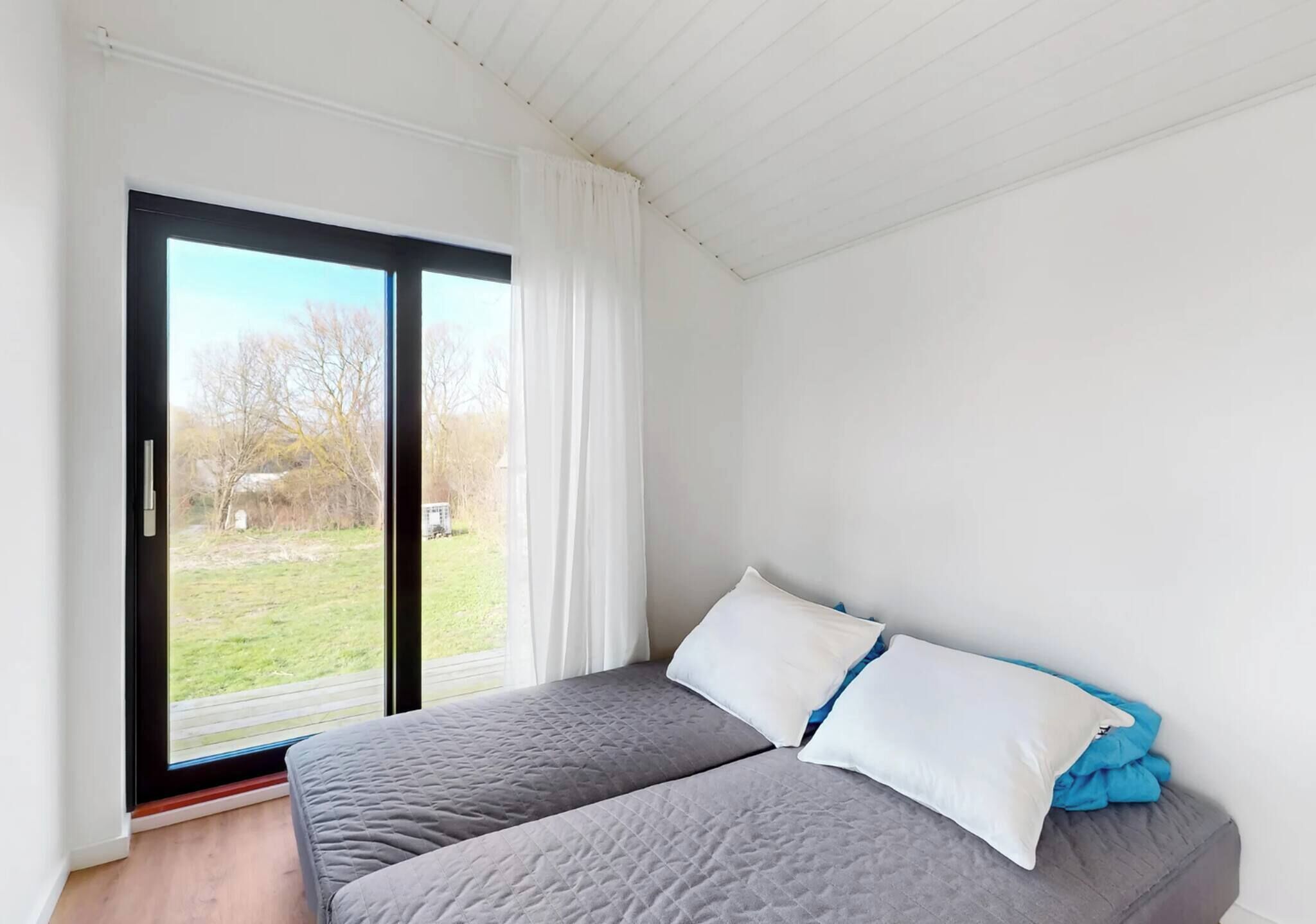 Hus, 3 soverom, terrasse, hageutsikt