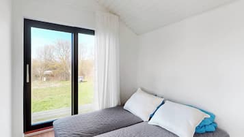 Hus, 3 soverom, terrasse, hageutsikt