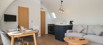 Leadon View Oak rural Upleadon