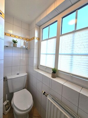 Shower - Möwe - Apartment Möwe with balcony - only 350 m to the beach and sea in Wyk auf (Wyk auf Föhr)