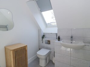 Shower - Tay View: Cozy Retreat in Aberfeldy (Aberfeldy)