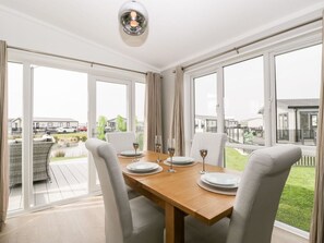 Dining - Summerdown, Brean - Coastal Retreat (Burnham-on-Sea)