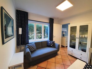 TV, stereo - Seepferdchen - Seepferdchen vacation apartment in Wyk auf Föhr - close to the sea with (Wyk auf Föhr)
