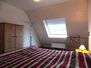 3 bedrooms, WiFi - Haus am Leuchtturm - Holiday home at the lighthouse: close to the beach with garden, WLAN & (Wyk auf Föhr)