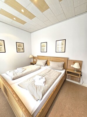 2 bedrooms, WiFi - Marina - Whg. 1 - Apartment Marina Whg. 1 - 50 m² with terrace, 300 m to the beach (Wyk auf Föhr)