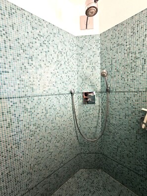 Shower, hair dryer - Palais am Südstrand - Whg. 1 - Apartment Palais am Südstrand: Sauna, (Wyk auf Föhr)