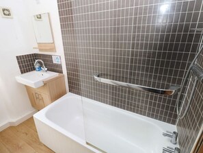 Shower - Rafters Cottage, Maenclochog (Clarbeston Road)