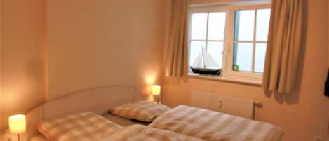 3 bedrooms, iron/ironing board, WiFi