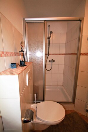 Shower, hair dryer - Palais am Südstrand - Whg. 2 - Holiday apartment on the south beach: close to the beach and (Wyk auf Föhr)