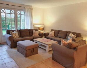 TV, fireplace, stereo - Palais am Südstrand - Whg. 2 - Holiday apartment on the south beach: close to the beach and (Wyk auf Föhr)