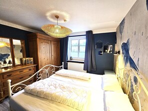 2 bedrooms, iron/ironing board, WiFi - Nis Puk _FW Habel (ground floor) - vacation apartment in Utersum: 50 m² with terrace, close to the beach (Utersum)