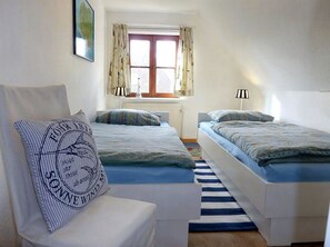2 bedrooms, WiFi - Meisenweg - Upper floor - Apartment Meisenweg upper floor - quiet, (Wyk auf Föhr)