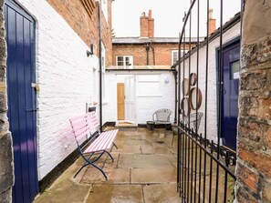 Terrace/patio - Magdalene House, Louth (Louth)