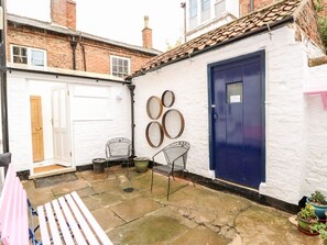 Terrace/patio - Magdalene House, Louth (Louth)