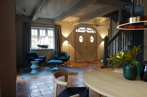 Interior - Reethus main house on the ground floor/ first floor - Reethus in Borgsum: 121 m², sauna, fireplace & garden, (Borgsum)
