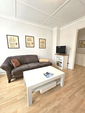 Fernseher, Stereoanlage