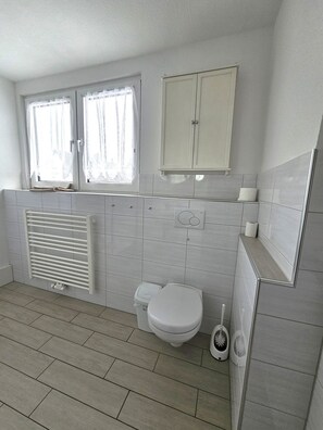 Shower - Marina - Whg. 3 - Apartment Marina Whg. 3: balcony, WLAN, 300 m to the beach in (Wyk auf Föhr)