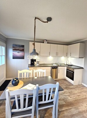 Dining - Nis Puk _FW Gröde (ground floor) - Apartment Gröde on the ground floor in Utersum - Terrace & 500 m (Utersum)