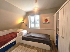 3 bedrooms, iron/ironing board, WiFi - Eltimjo 2 - House part for 6 persons - House part in Nieblum: Sauna, wood-burning stove & (Nieblum)