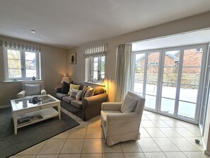 TV, fireplace, DVD player, stereo - Eltimjo 2 - House part for 6 persons - House part in Nieblum: Sauna, wood-burning stove & (Nieblum)