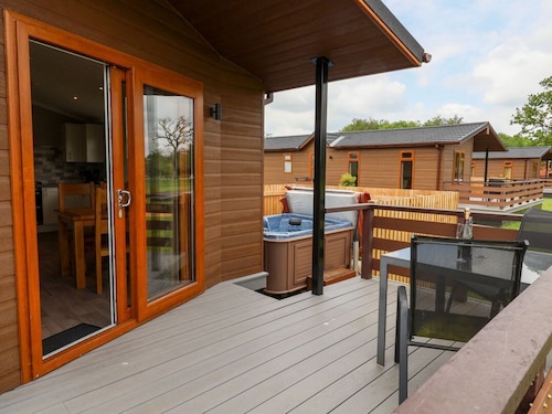 The Callow Lodge, Beaconsfield Holiday Park