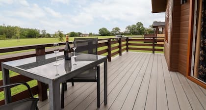 The Callow Lodge, Beaconsfield Holiday Park