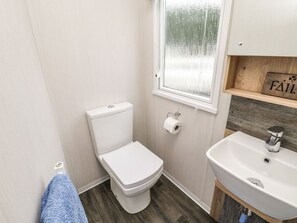 Shower - Kelly's Retreat, Cayton (Scarborough)