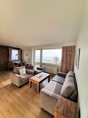 TV, stereo - Seeblick - Apartment Seeblick with exceptional sea view directly on the (Wyk auf Föhr)