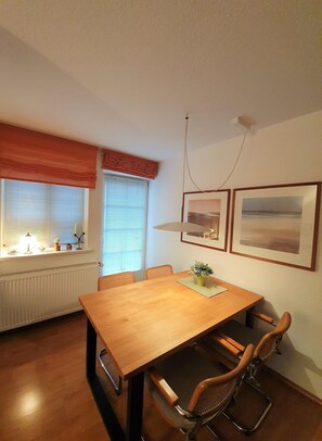 Dining - Rungholtstr. 3 a - Upper floor right - Allergy-friendly apartment with balcony & (Wyk auf Föhr)