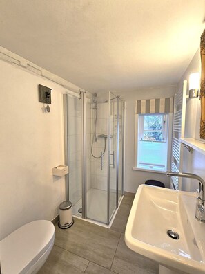 Shower - WattLütt - Allergy-friendly WattLütt vacation apartment with terrace & parking space (Oevenum)