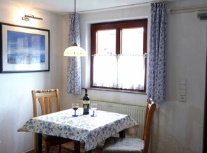 Dining - Meisenweg - Annex - Apartment Meisenweg-Anbau: cozy, quiet & close to the beach (Wyk auf Föhr)