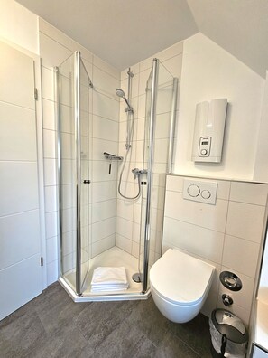 Shower - Godewind - Apartment 3 - Godewind vacation apartment 3:59 m², balcony & beach within 200 m (Wyk auf Föhr)