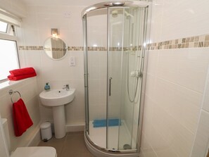 Shower - Min Y Traeth, Bull Bay (Amlwch)