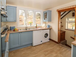 Dishwasher - Min Y Traeth, Bull Bay (Amlwch)