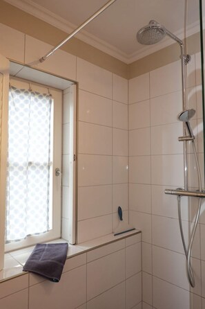 Shower - Austernperle - Holiday apartment Austernperle on Föhr - sauna, terrace & close to the beach (Wyk auf Föhr)