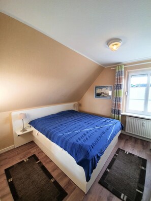 2 bedrooms, iron/ironing board, WiFi - Poseidon - Holiday apartment Poseidon on Föhr: balcony, garden, parking, WLAN (Wrixum auf Föhr)