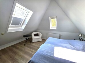 3 bedrooms, WiFi - Eulenkamp 8 c - DHH right - Holiday home in Wyk auf Föhr: 200 m to the beach, (Wyk auf Föhr)