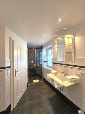 Shower, hair dryer - Golfoase 1 - Semi-detached house for 6 people - Golfoase 1: Semi-detached house for 6 people (Oevenum)
