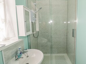 Shower - The Farmhouse, Ledsham (Ledbury)
