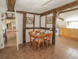 Dining - The Farmhouse, Ledsham (Ledbury)
