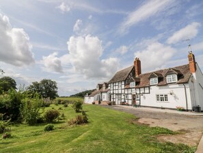 Exterior - The Farmhouse, Ledsham (Ledbury)