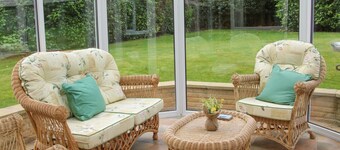 Glen Helen: A Cozy Retreat in Madeley