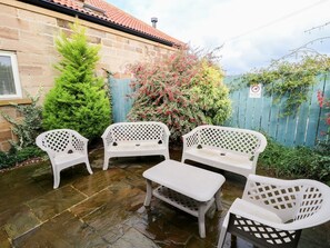 Terrace/patio - Kingfisher Retreat in Whitby (Whitby)